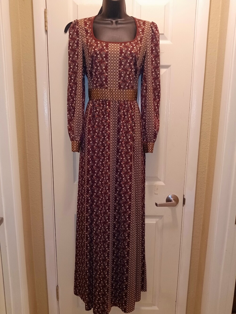 Gal Meets Glam Collection Burgundy Long Sleeve Maxi Dress